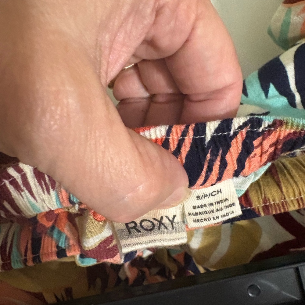 Roxy Athletic Shorts Red and Orange Tropical Print - Picture 3 of 3